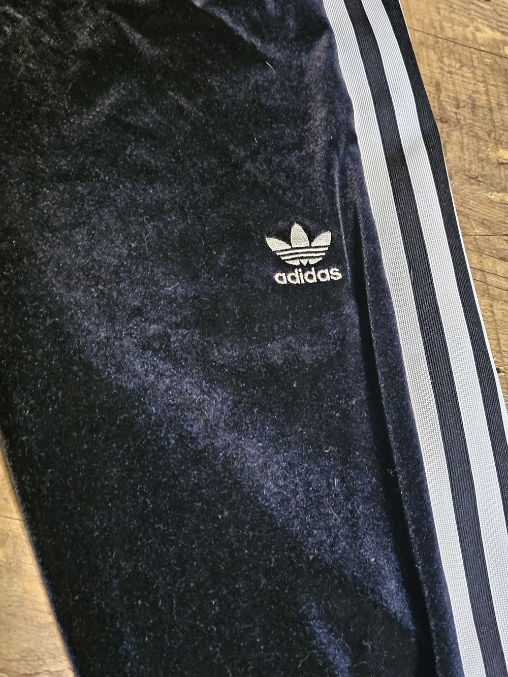 adidas Womens Black Leggings with White 3-Stripes - Picture 2 of 3